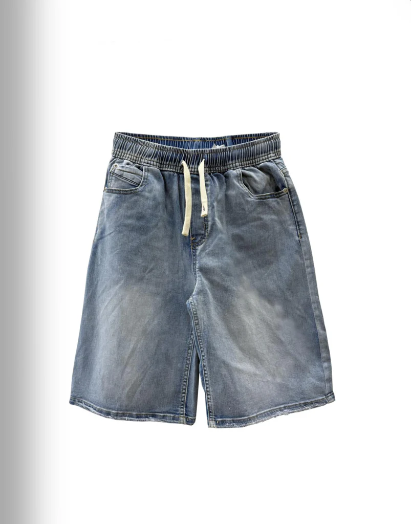 Pantaloncino di jeans con lacci