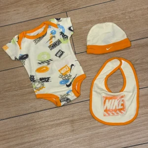 Set nascita nike 3pz