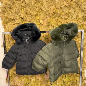 Giubbino con pelliccia cappuccio