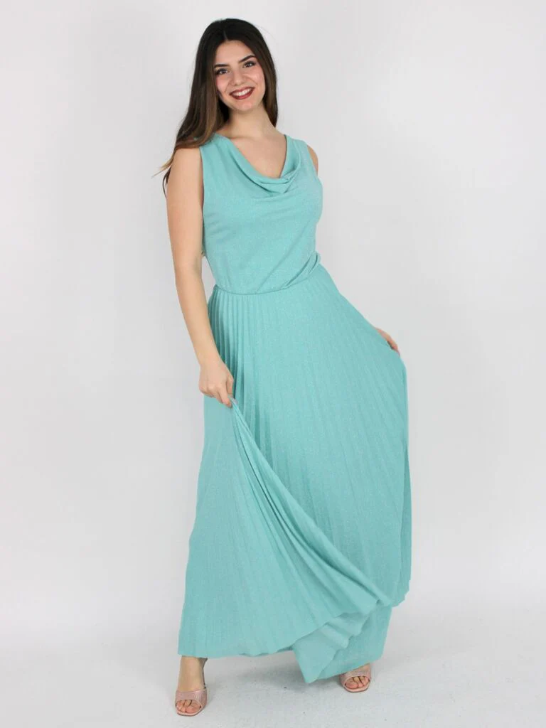 Abito con scollo morbido