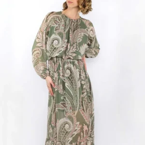 Abito con fantasia macramè