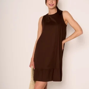 Abito marrone senza maniche con balze