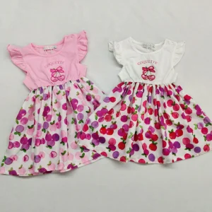 Abito da bambina con fantasia ciliegie