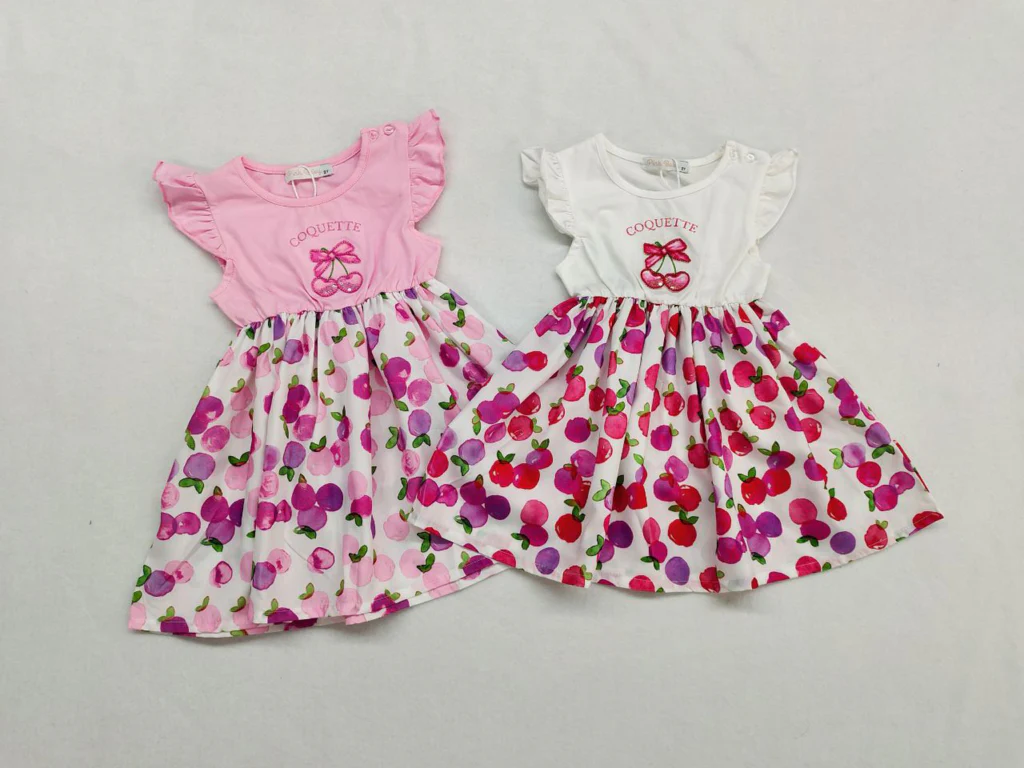 Abito da bambina con fantasia ciliegie