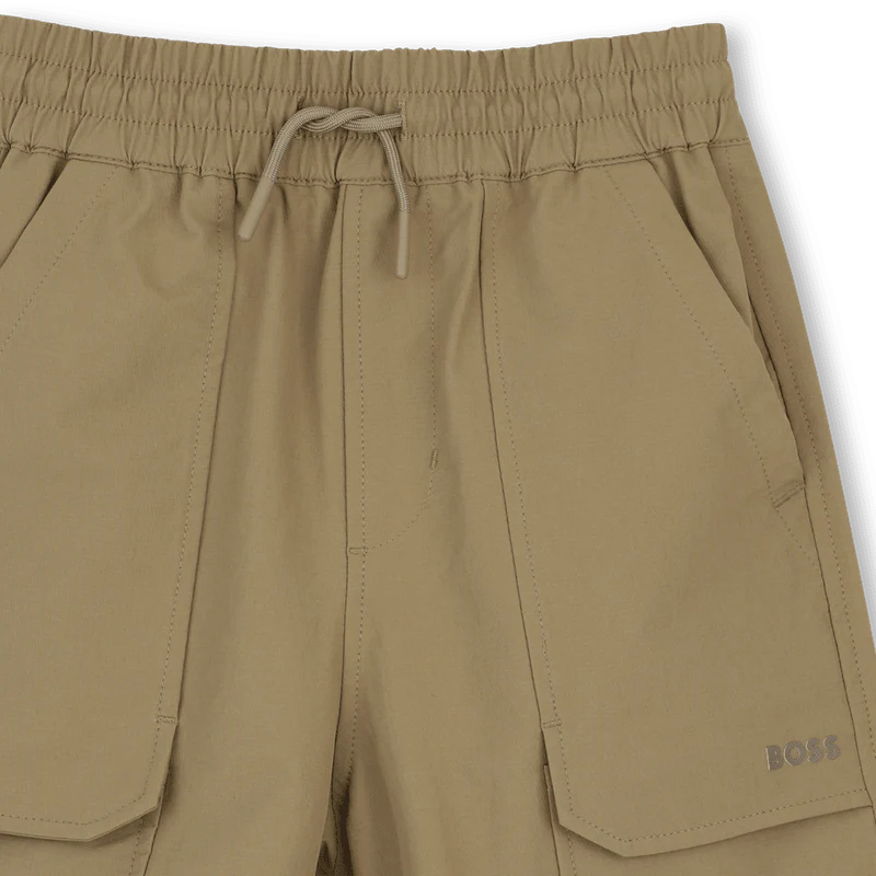 BERMUDA BEIGE IN COTONE CON ELASTICO LOGO GOMMATO BOSS - immagine 4