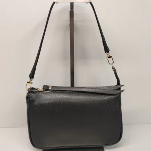 Borsa martellata con tracolla regolabile