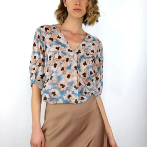 Camicia con piega scollo a punta