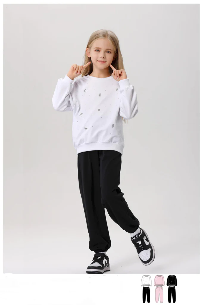 Completino da bambina con strass - immagine 2