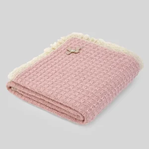 COPERTA ROSA IN LANA CON BORDO MERLETTATO PAZ RODRIGUEZ
