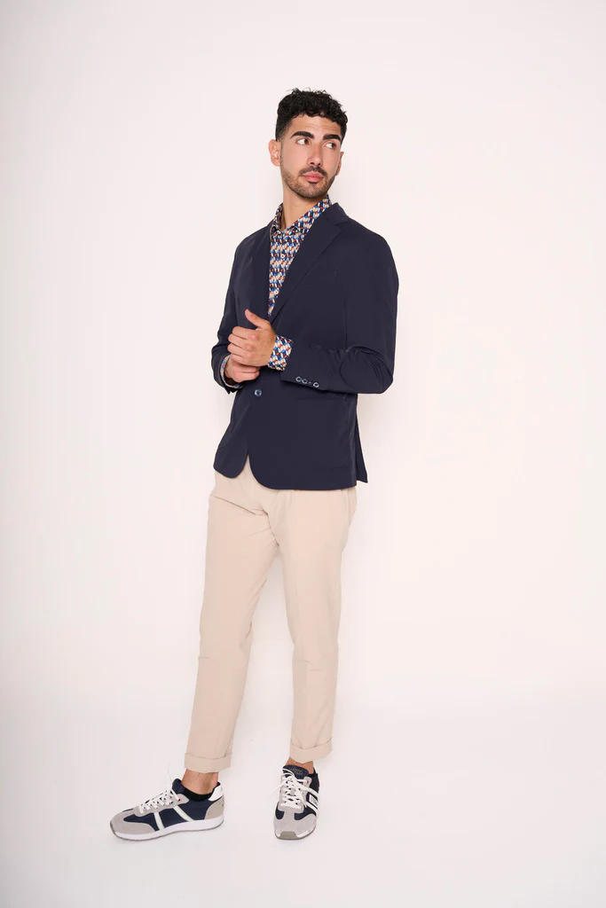 Giacca sfoderata con rever rifiniti