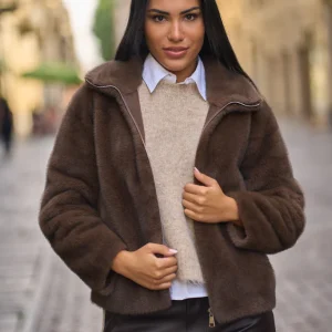 Giacca in ecopelliccia con zip