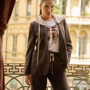 Giacca con cappuccio staccabile