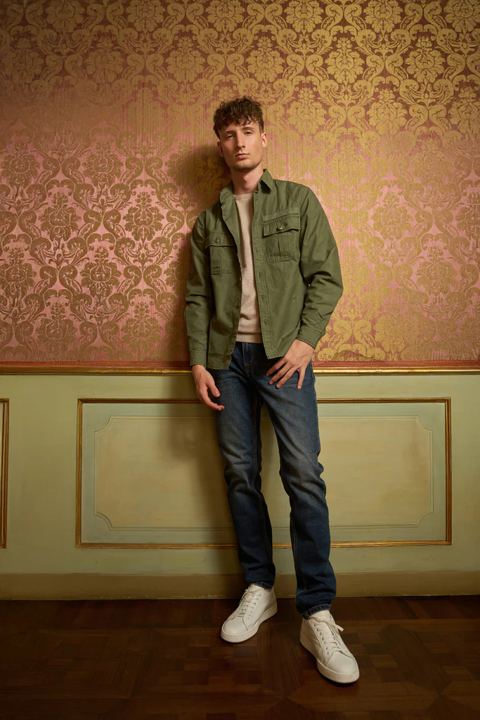 Jeans uomo dritti con baffature