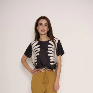 T-shirt girocollo con stampa di foglie