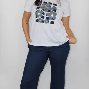 shirt bianca con stampa floreale e dettagli applicati