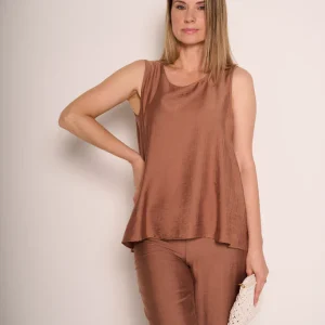 Canottiera asimmetrica con fondo più lungo dietro