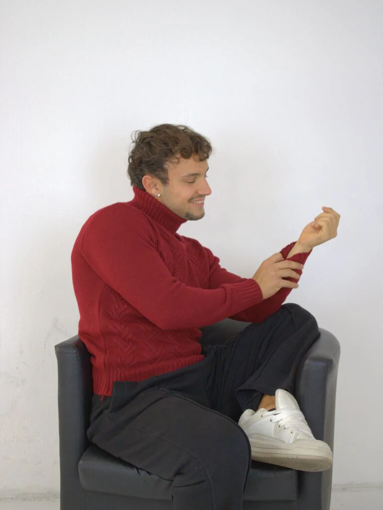 MAGLIONE UOMO COLLO ALTO – LAVORAZIONE TRIDIMENSIONALE - immagine 2