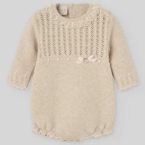 PAGLIACCETTO IN LANA AVENA CON RICAMI ROSA TIZA PAZ RODRIGUEZ