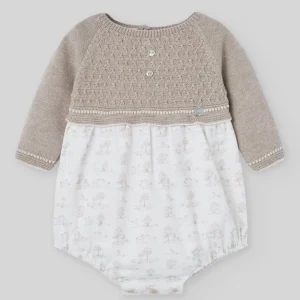 PAGLIACCETTO PER NEONATA IN LANA BEIGE CON FANTASIA PAZ RODRIGUEZ