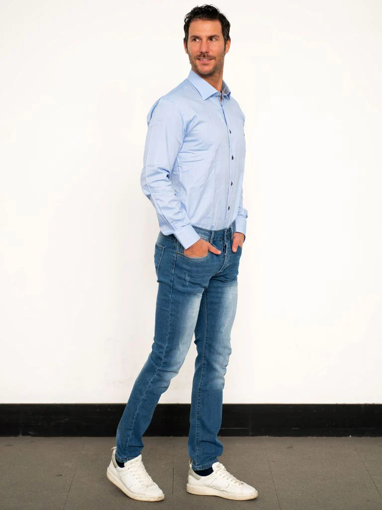 Jeans regular con schiariture - immagine 3