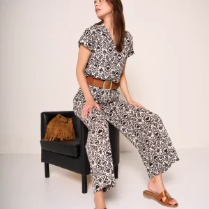 Pantalone largo con fantasia geometrica