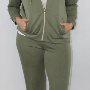 Pantalone donna verde salvia in tessuto morbido con gamba dritta