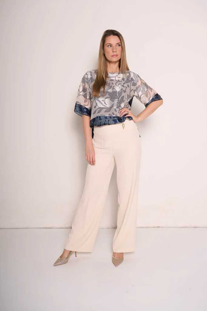 Pantaloni a palazzo con fibbia e zip lato - immagine 2