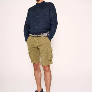 Pantaloncini color salvia con tasconi e risvolti