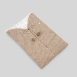 SACCO-COPERTA PER NEONATO BEIGE CON FANTASIA PAZ RODRIGUEZ