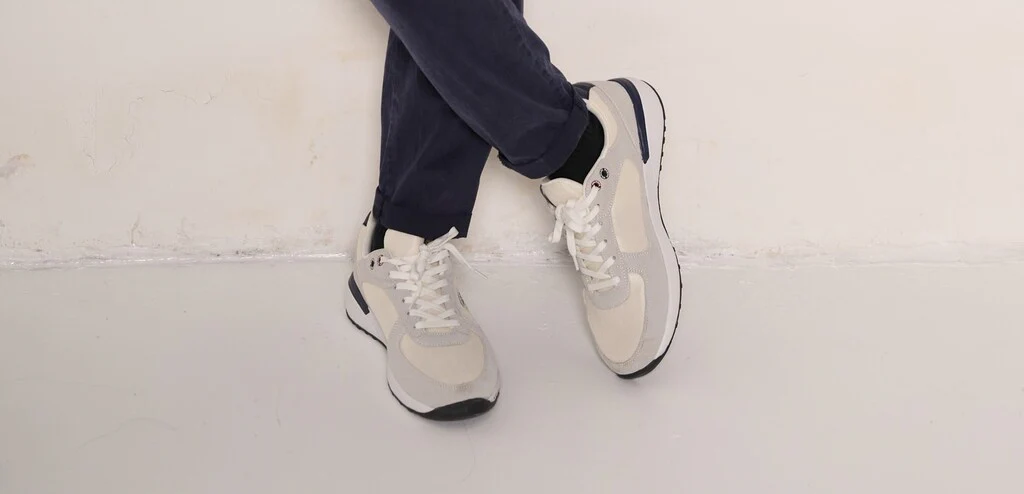 Sneakers retrò uomo in tela e suede bianco panna grigio - immagine 5