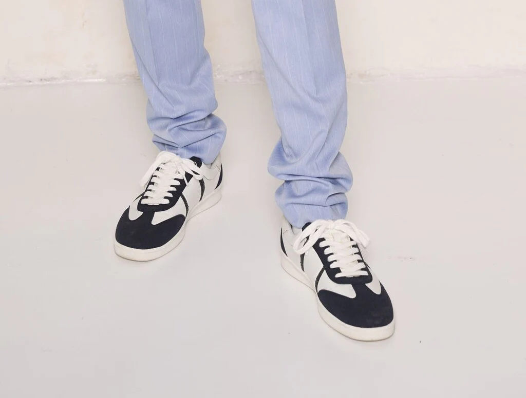 Sneakers bianche e blu "Marina Militare" con dettagli grafici - immagine 3