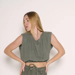 Top corto verde militare